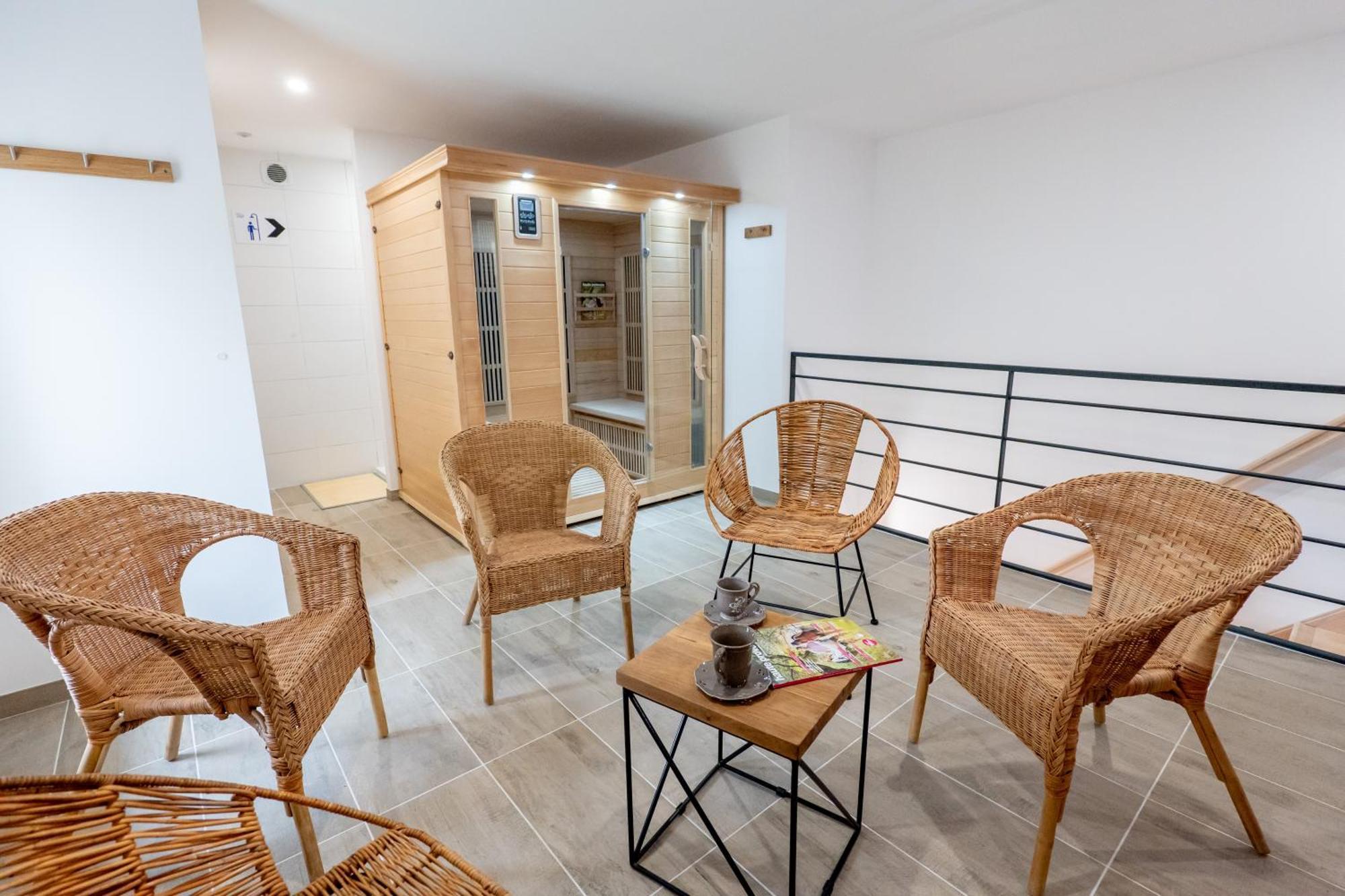 Plaines-Provence Spa&Sauna Динь-ле-Бен Экстерьер фото